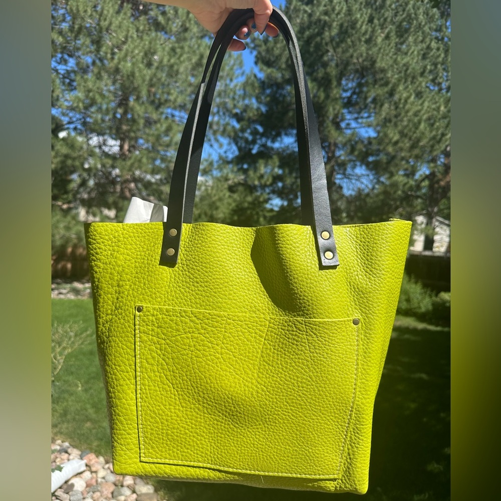 Portland Leather Key Lime Large Classic Tote 🦄 🍋‍🟩